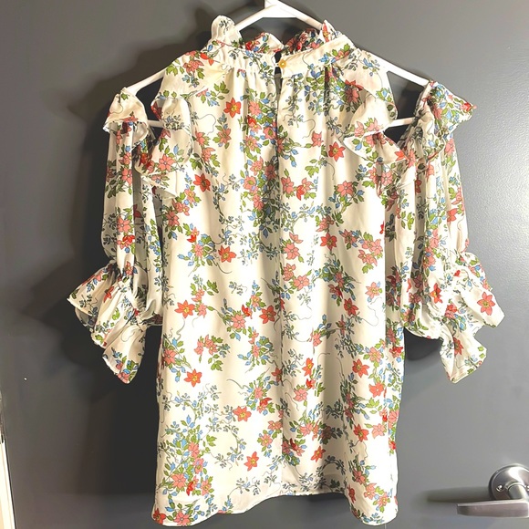 Cold shoulder blouse - Picture 2 of 2